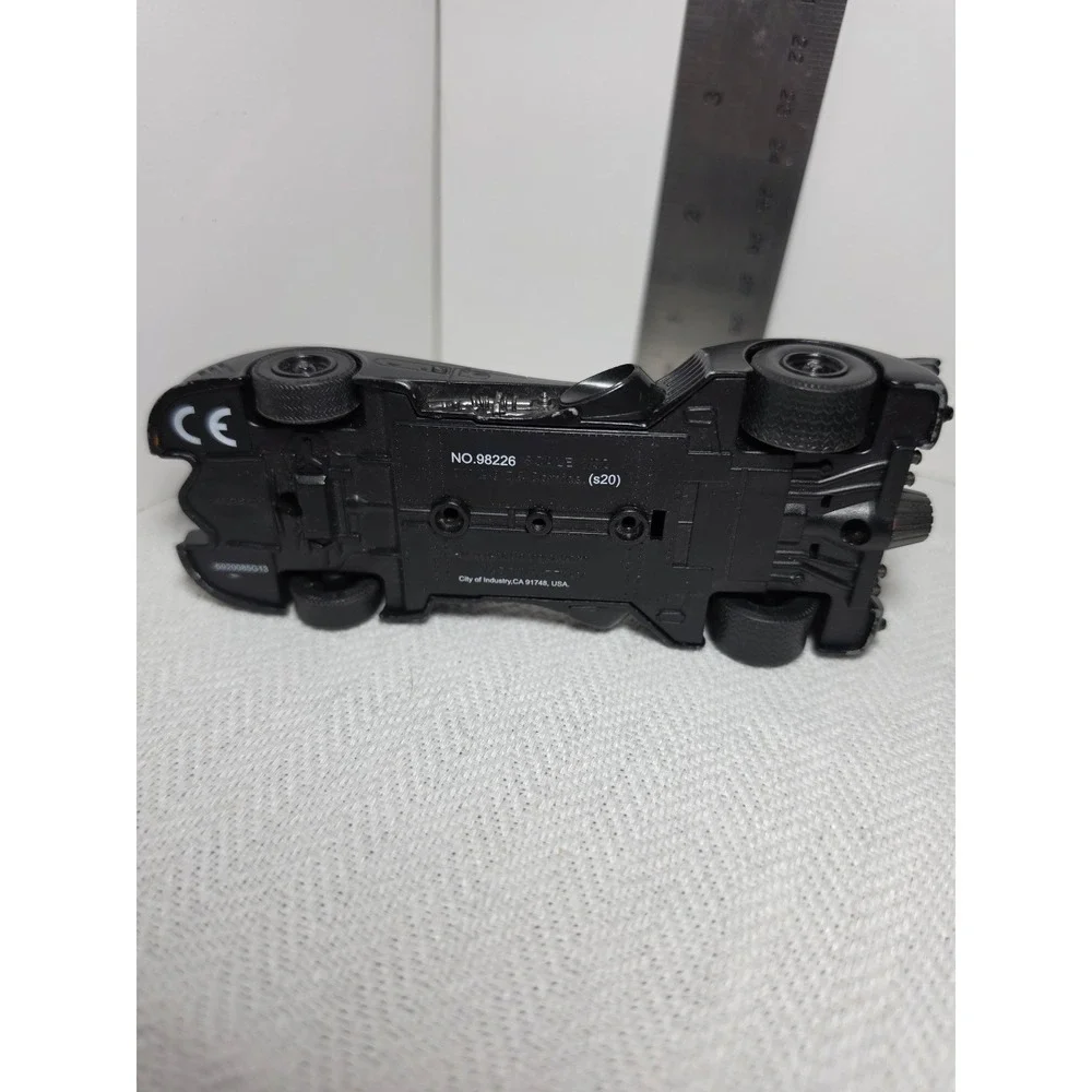 Jada Toys 1989 Batmobile diecast model car in a 1:32 scale